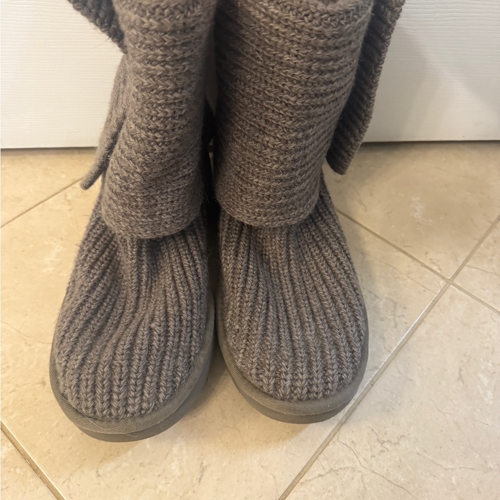 Cardy Ugg Boots - Size 10 - Gray